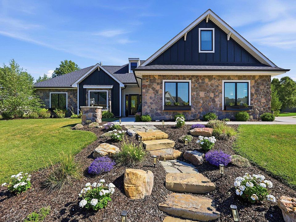 1st image of 8405 Legends Pkwy