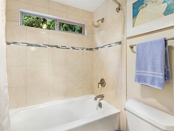 Jack-n-Jill Bath