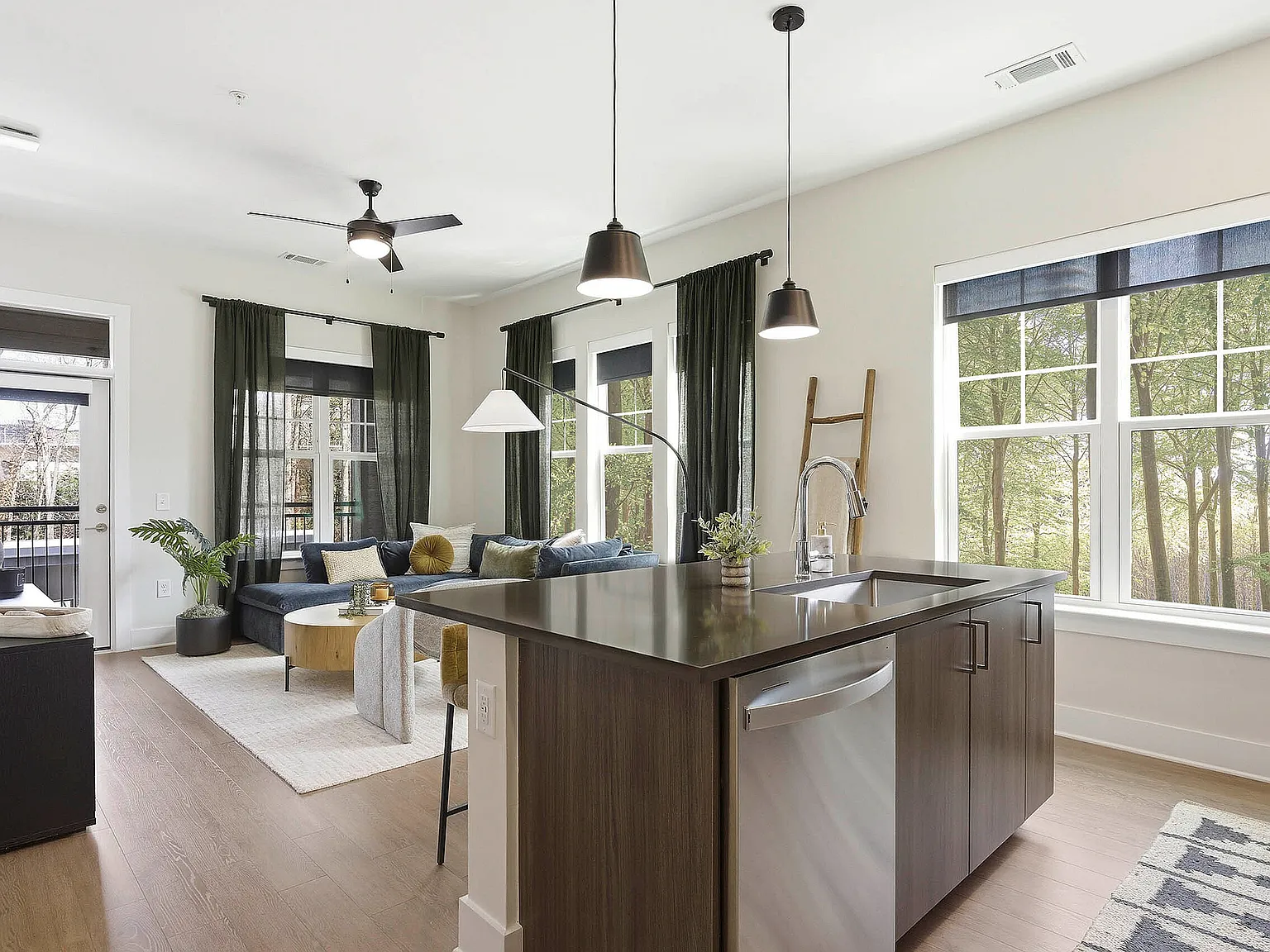 AMLI Brookhaven — Photo 2