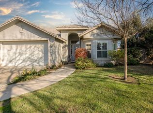 562 S Kenneth Ave, Kerman, CA 93630