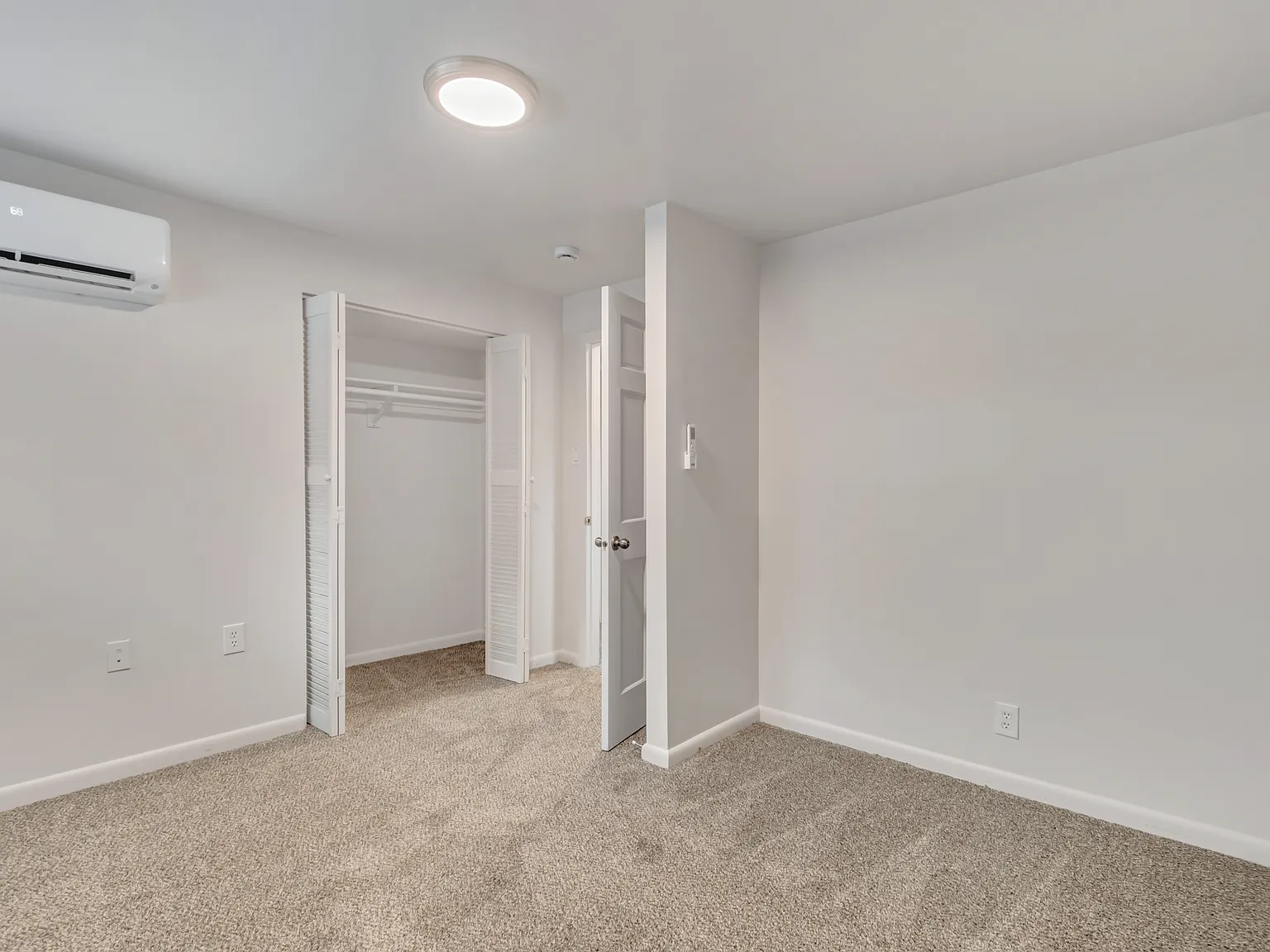 2066 W Quailstone Drive - 2-Dow... — Photo 3
