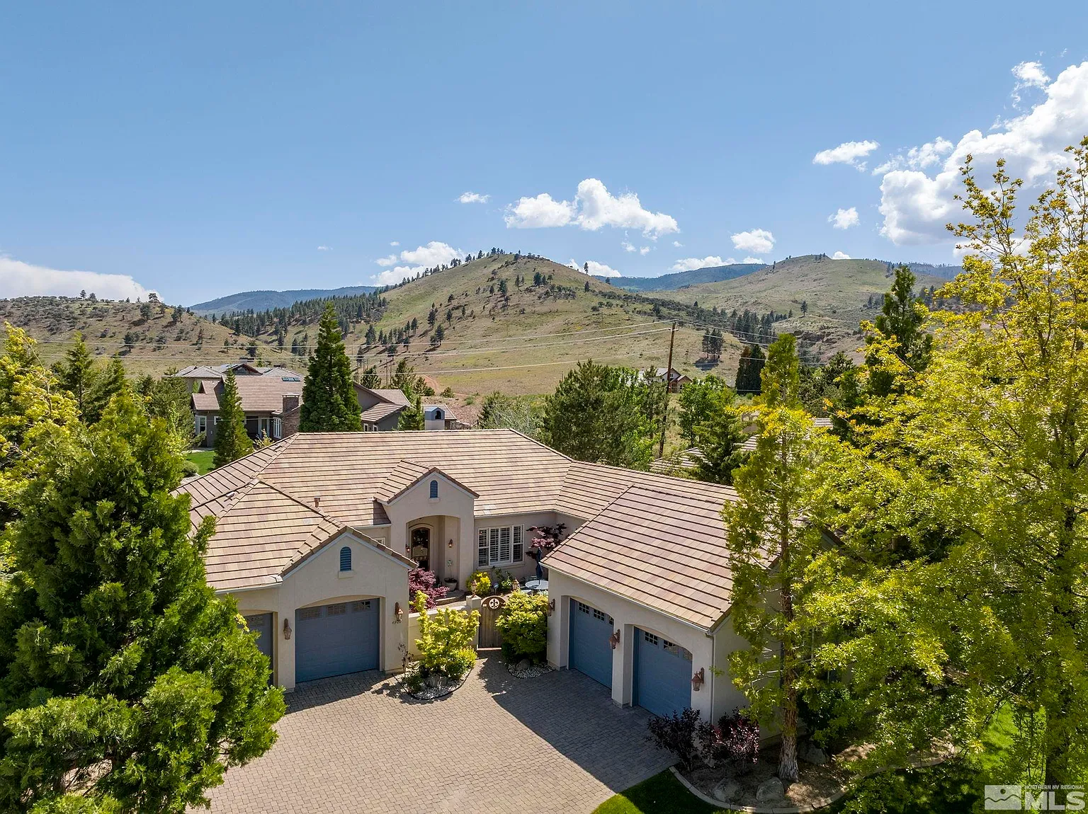 4900 Mountainshyre Rd photo 1