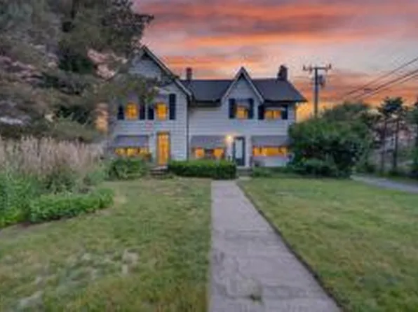 23 W Burdick St, Oxford, MI