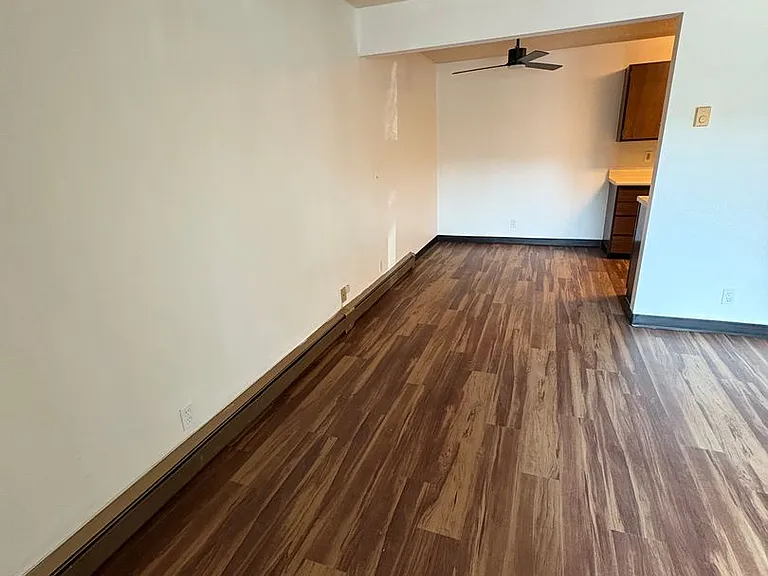 230 W Broadway St — Photo 8
