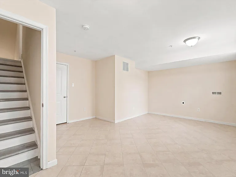 145 Mercer Ct — Photo 18