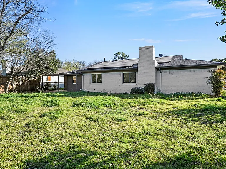 5421 Greenwood Way — Photo 4