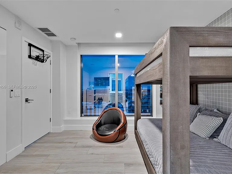 121 NE 34th St #Penthouse 3217 — Photo 34