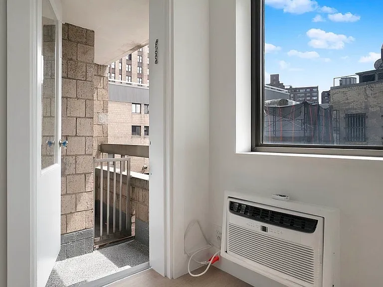 85 8th Ave #5E — Photo 6