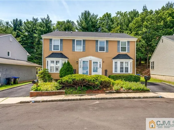 30 Buttonwood Dr, East Brunswick, NJ 08816