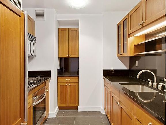 3rd image of 425 5th Ave APT 41C