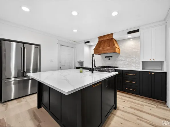 11660 Mark Twain Ln, Bridgeton, MO 63044