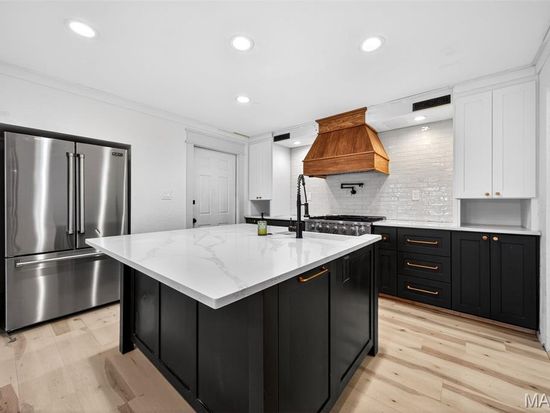 11660 Mark Twain Ln, Bridgeton, MO 63044