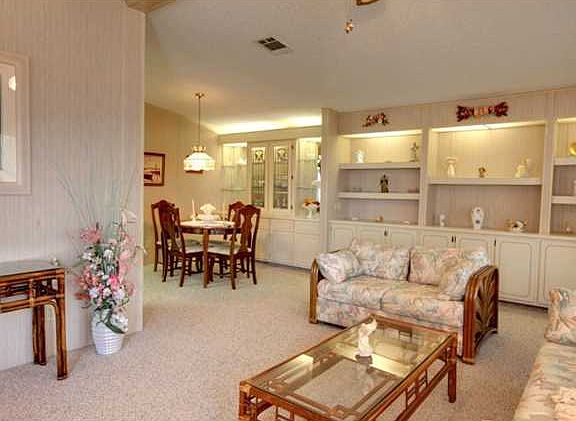 3rd image of 731 Periwinkle Cir