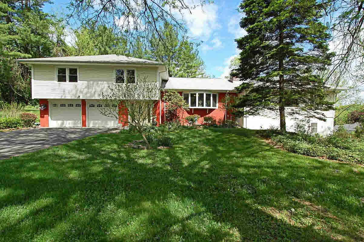 35 Kingwood Dr photo 1