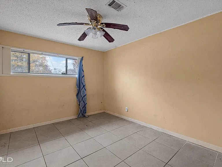 3051 Amherst St — Photo 13