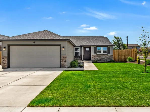 3499 NW 9th Ln, Redmond, OR 97756