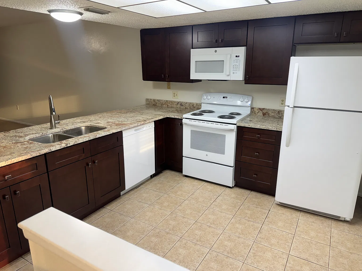 2 bed, 1300 sqft, $1,850 — Photo 4