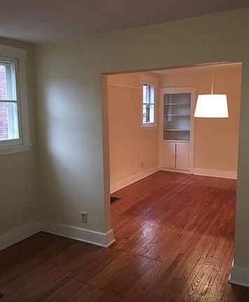 4th image of 304 1/2 West St