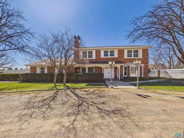 2806 W Country Club Rd, Roswell, NM 88201
