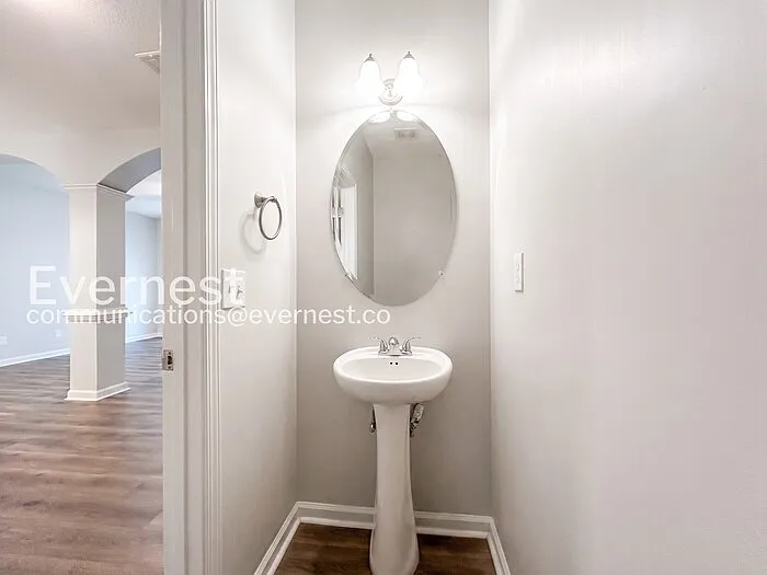 8648 Thomas Ln — Photo 14