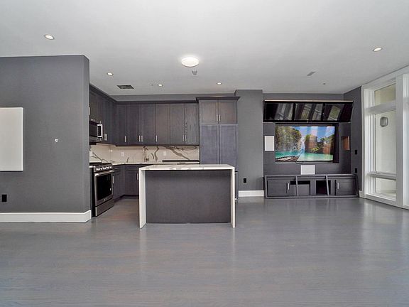 2nd image of 90 Bay Street Lndg APT 6