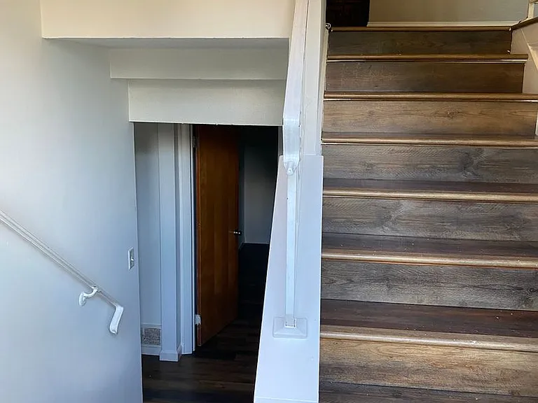 883 Roanoke Dr — Photo 42
