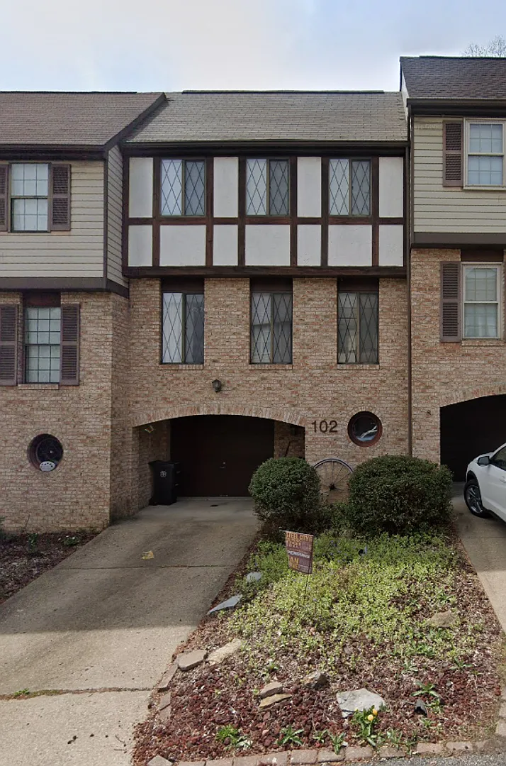 102 Sonnybrook Ct photo 1
