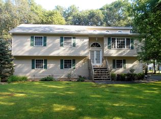 5 Byron Ln, Albrightsville, PA 18210