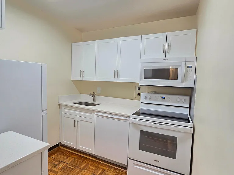 1435 4th St SW #B617 — Photo 14