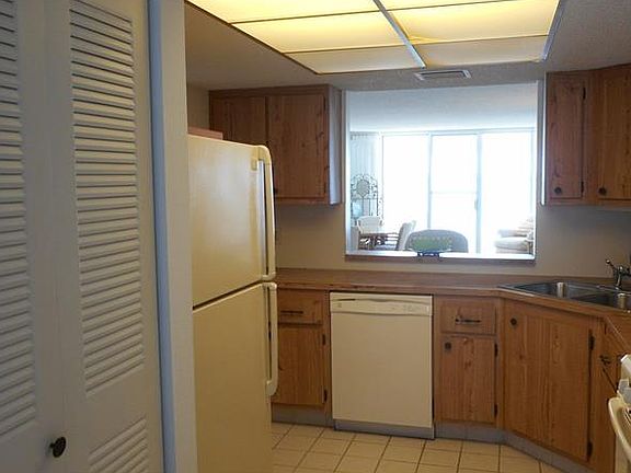 5th image of 6060 Shore Blvd S APT 505