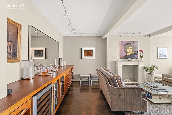 Sold by Sotheby's International Realty | media 4