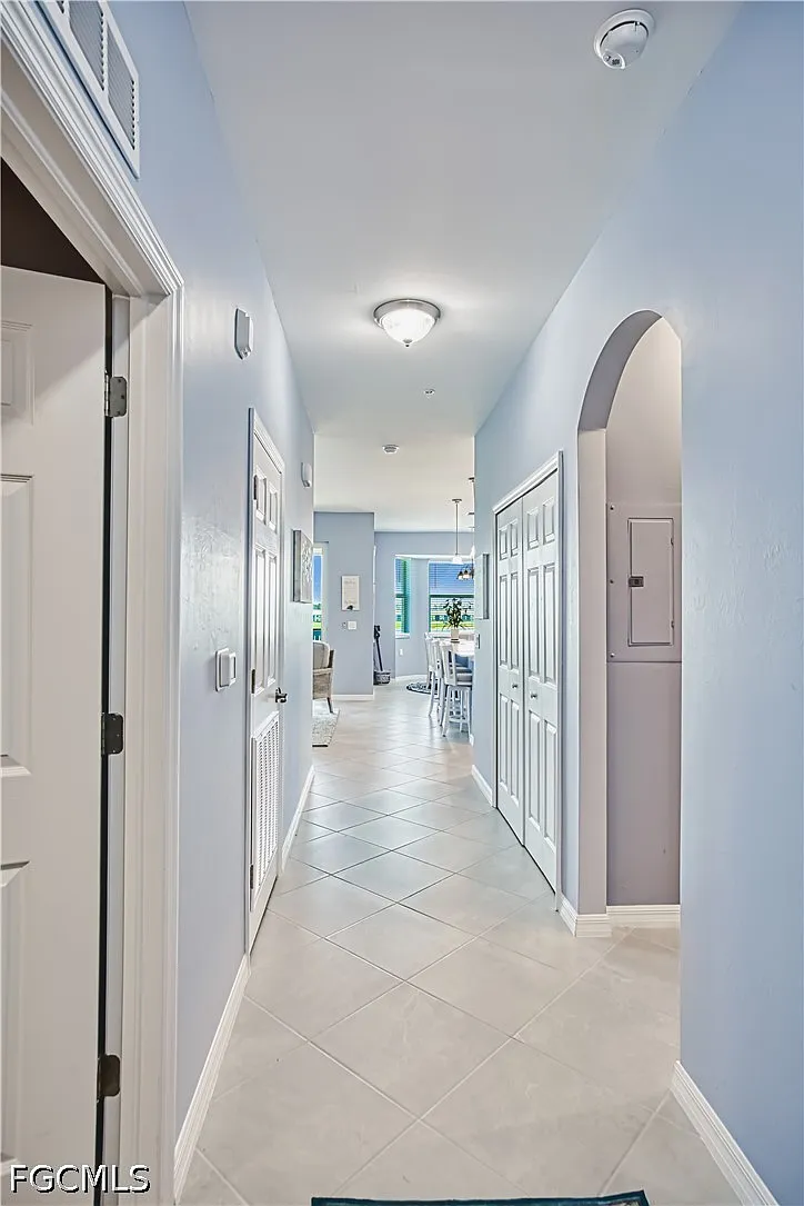 2 bed, 2.0 bath, 1198 sqft, $4,500 — Photo 2