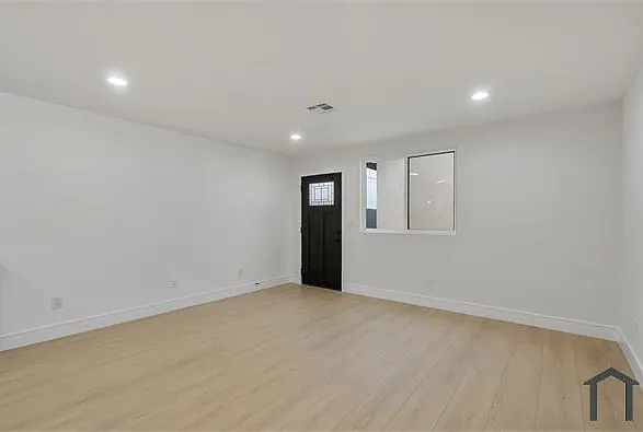 2821 Blanchard St #1 — Photo 6
