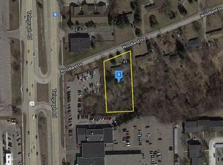 24275 Woodland Dr, Southfield, MI 48034