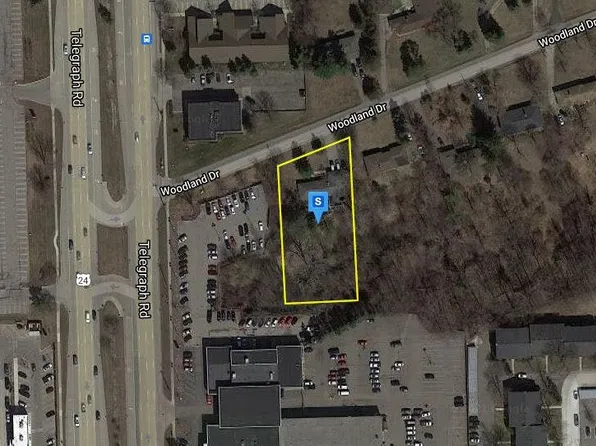 24275 Woodland Dr, Southfield, MI 48034