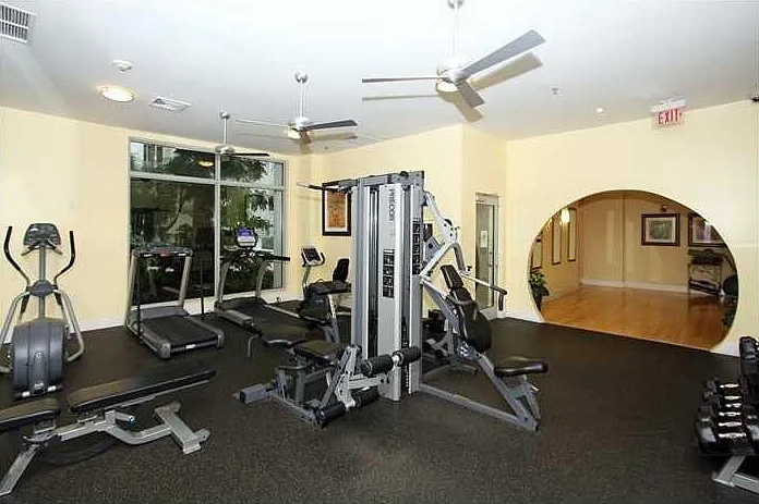 2 bed, 2.0 bath, 1036 sqft, $2,595 — Photo 3