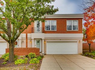 383 Town Place Cir, Buffalo Grove, IL 60089