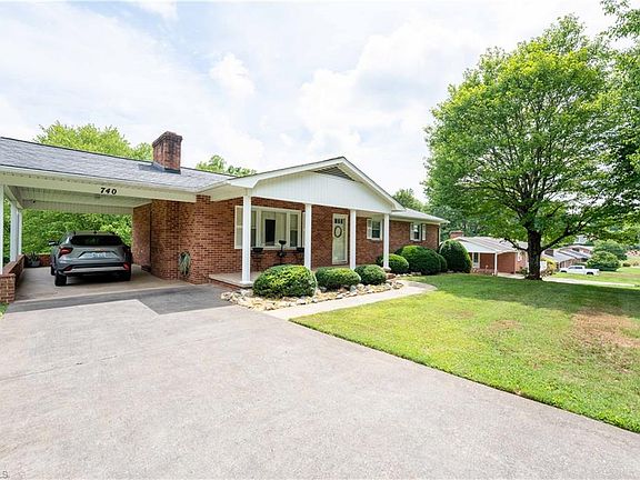 3rd image of 740 Sommerdale Ct