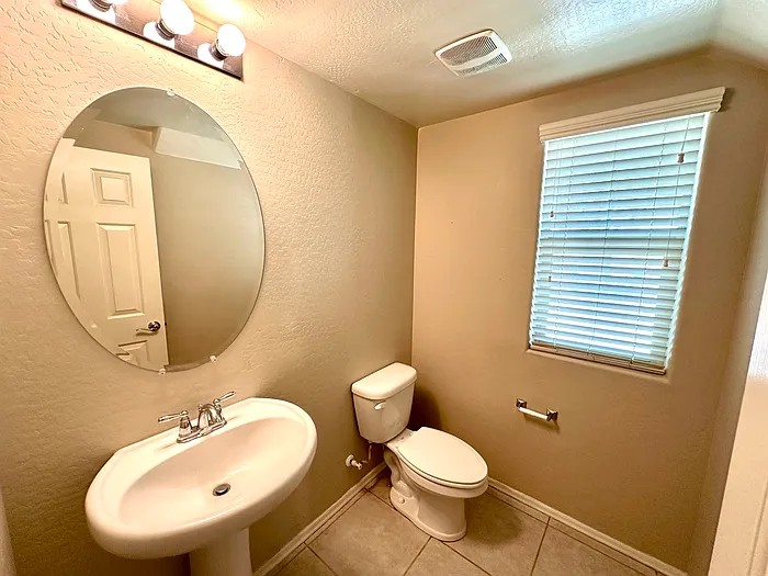 7363 W Cambridge Ave — Photo 8