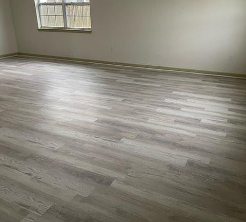 2nd image of 1903 Rosary Dr