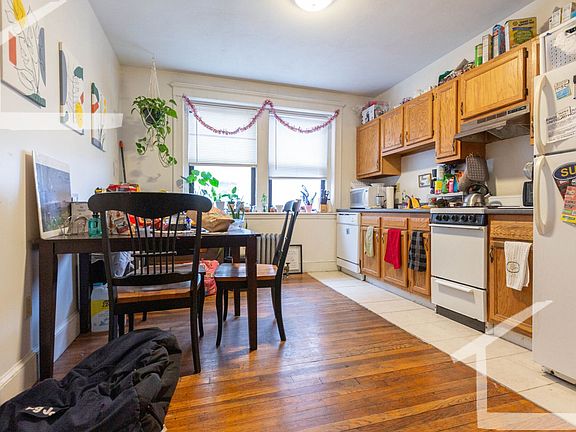 5th image of 16 Egremont Rd #3