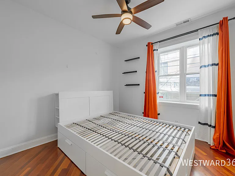 906 W Winona St #1N — Photo 5