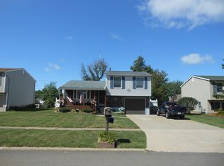 4249 Glenwillow Dr, Hamburg, NY 14075