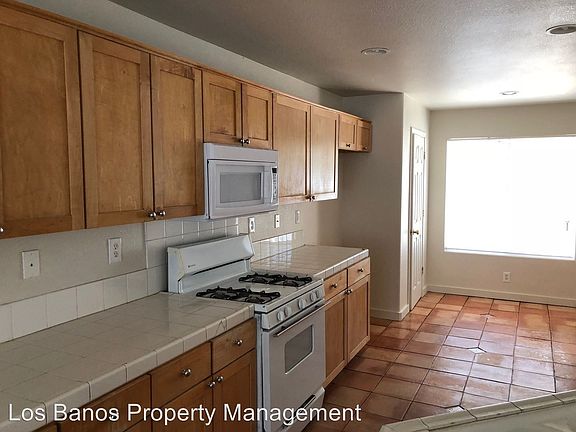 3rd image of 606 Brant Dr