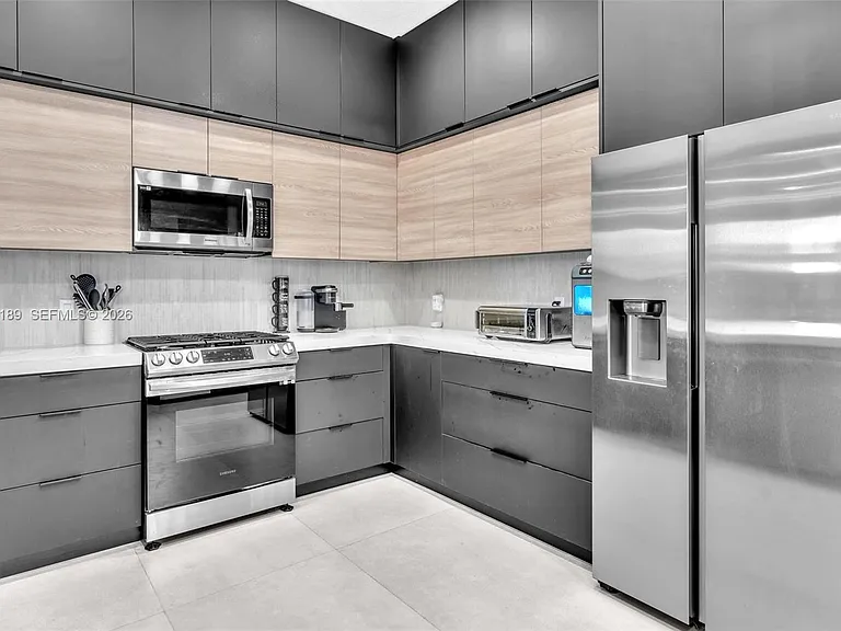 2521 Center Ave — Photo 31