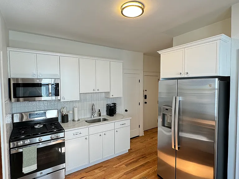 130 N Spring St #1R — Photo 13