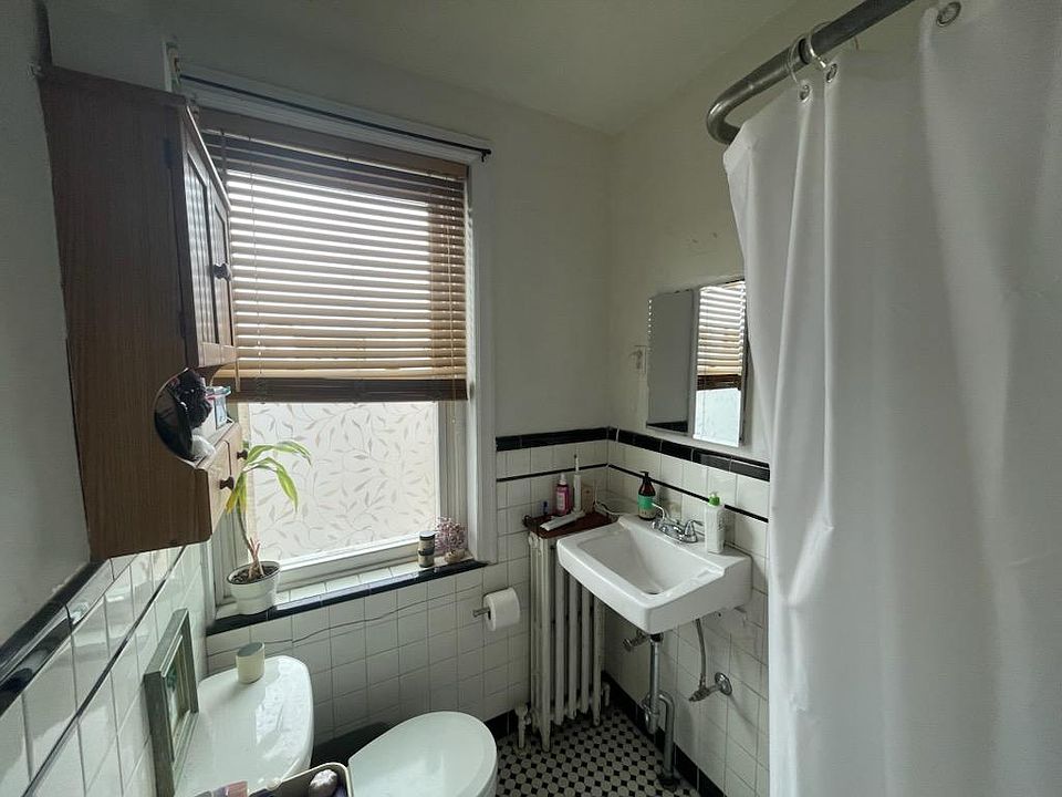 Bathroom, 2024.Who doesn't love a nice tub with great black and white tiles ?!