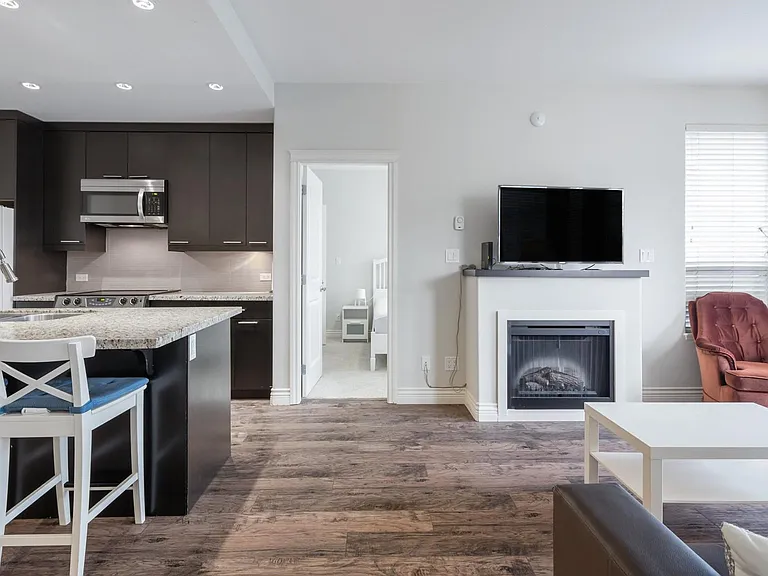 2970 King George Blvd #324 — Photo 12