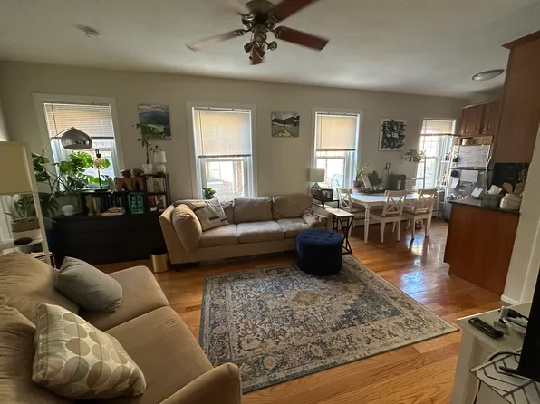 139 Salem St APT 3, Boston, MA 02113