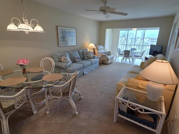 1014 Manatee Rd APT F303, Naples, FL 34114